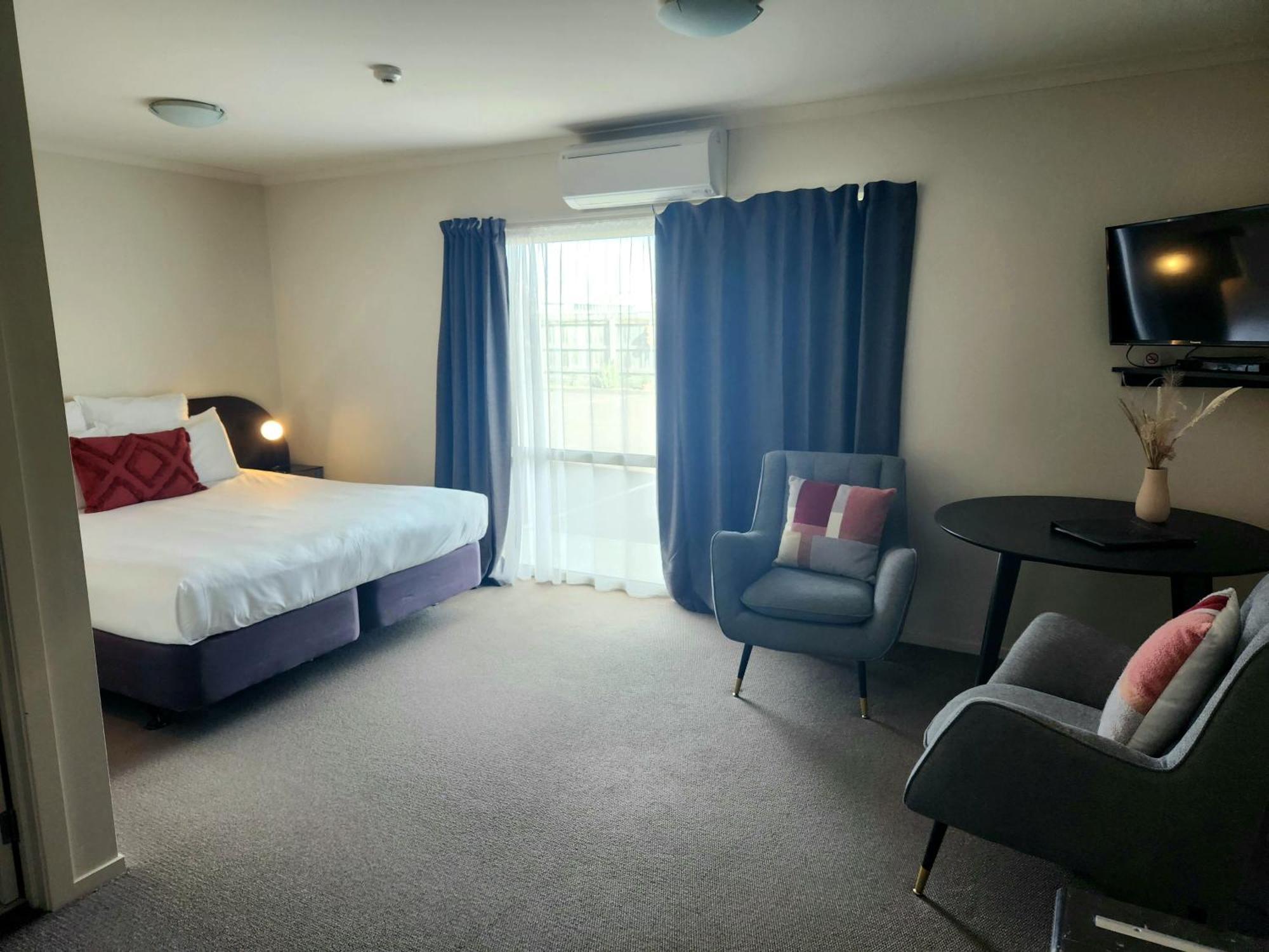 B-Ks Premier Motel Palmerston North Exterior photo