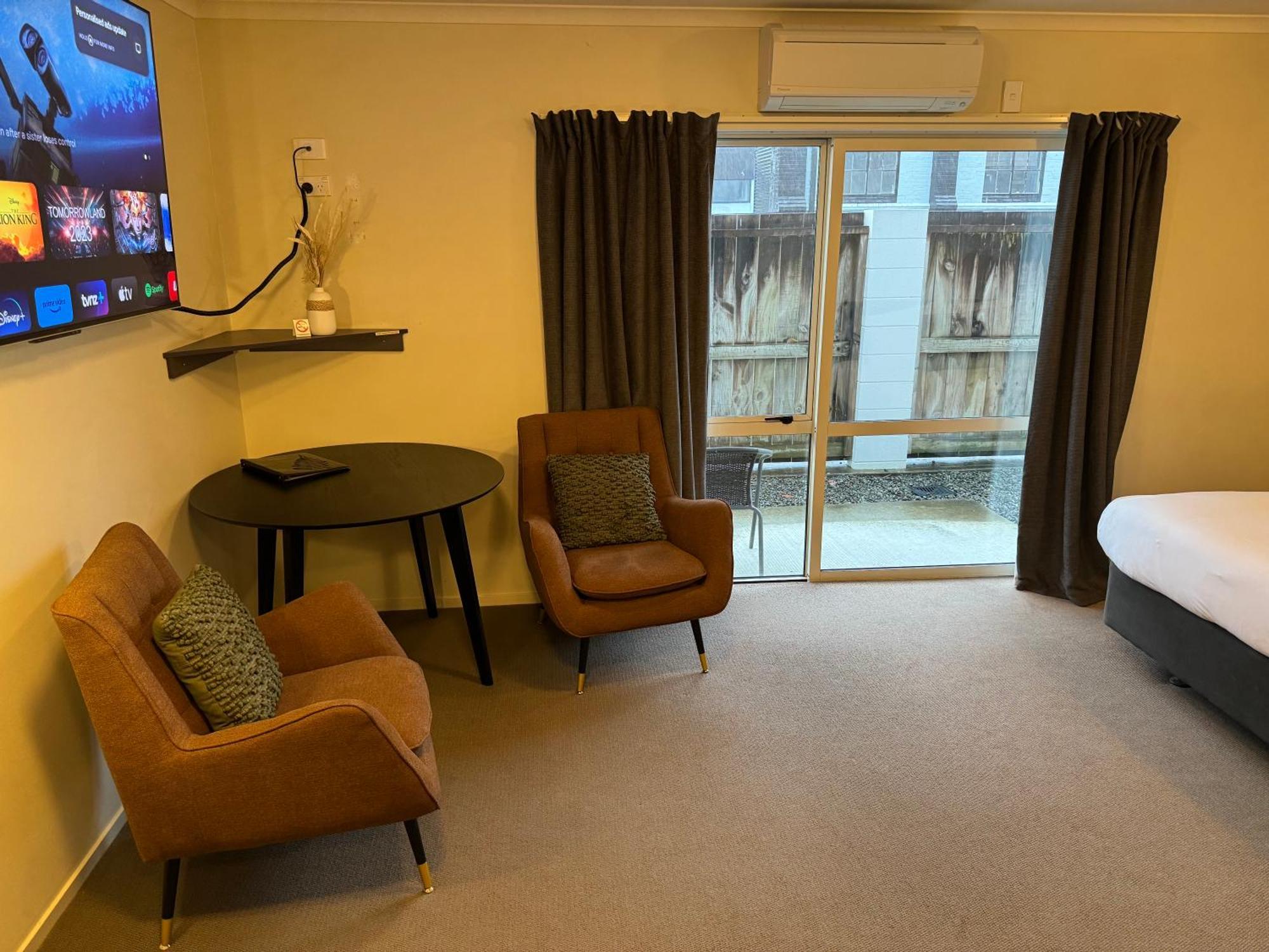 B-Ks Premier Motel Palmerston North Exterior photo