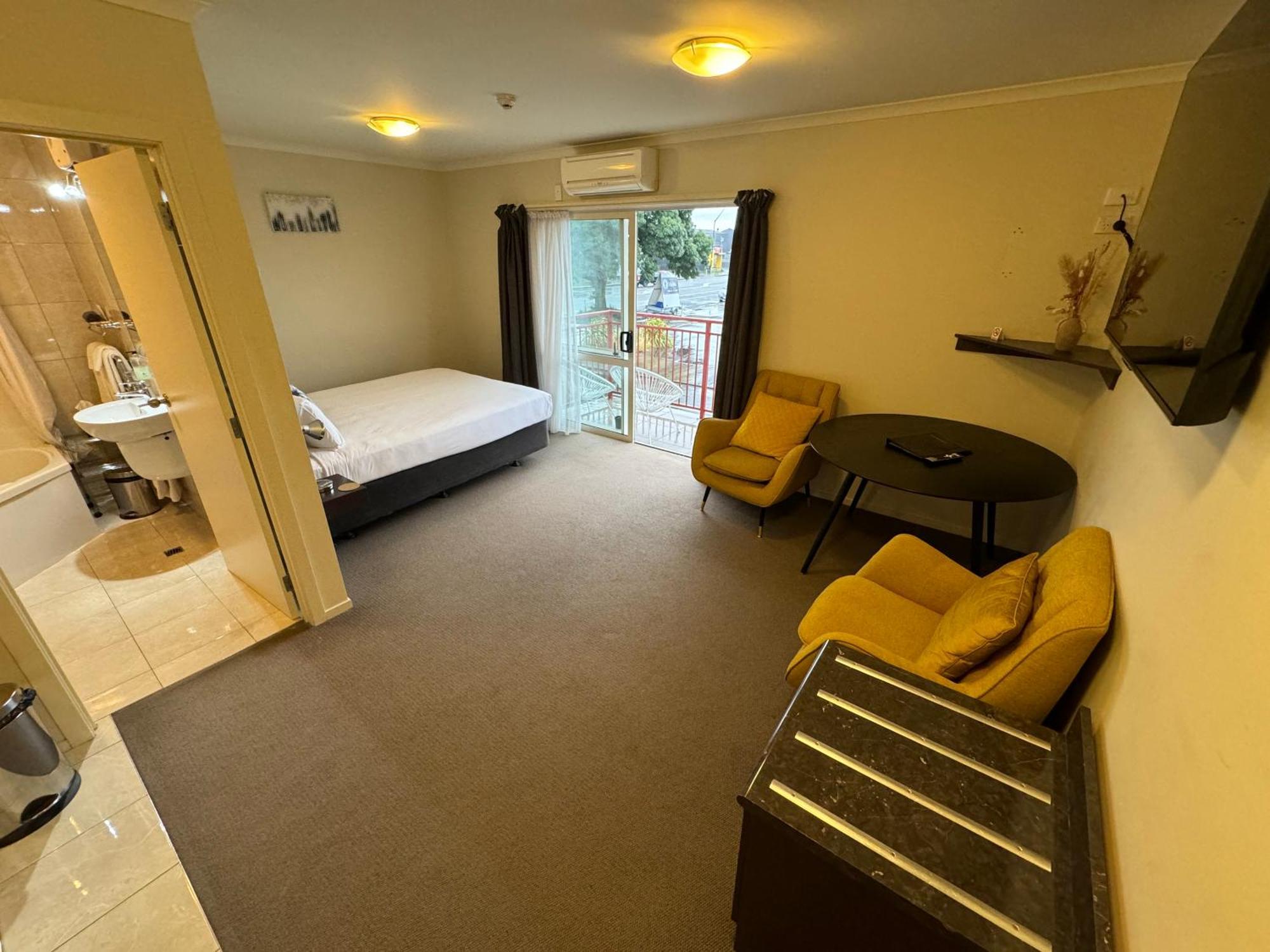 B-Ks Premier Motel Palmerston North Exterior photo