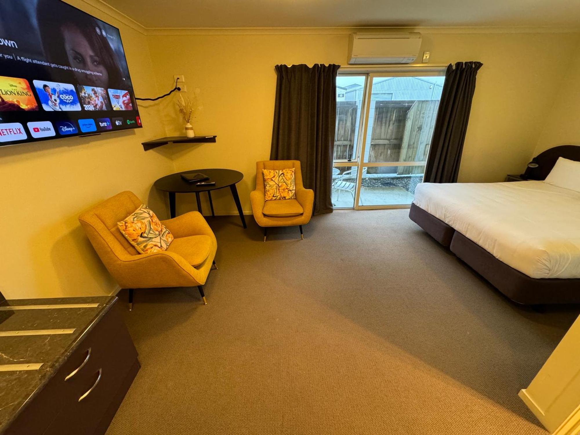 B-Ks Premier Motel Palmerston North Exterior photo